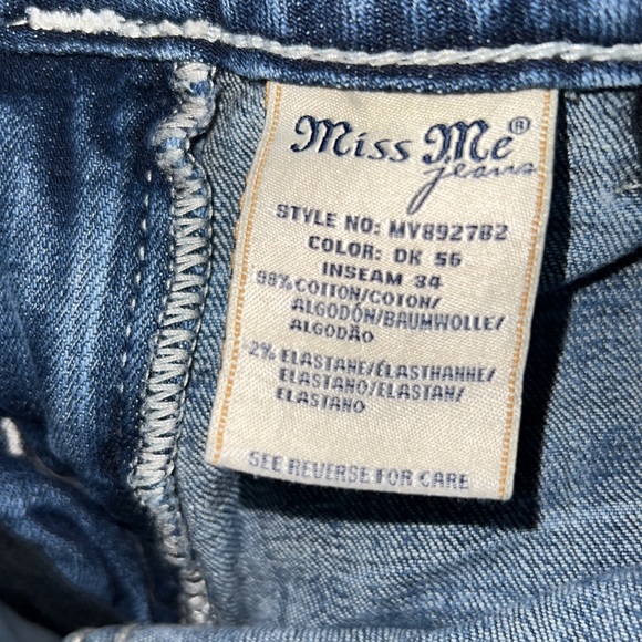 Great condition, miss me jeans, Blue jeans size 28 in woman’s, not my style atm - Picture 6 of 6